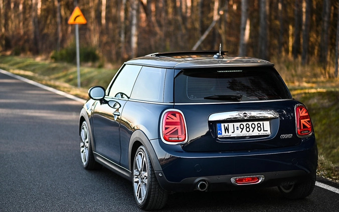 MINI Cooper cena 64900 przebieg: 163000, rok produkcji 2017 z Trzebnica małe 781